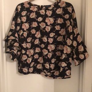 🔴3/20 Floral blouse half sleeve